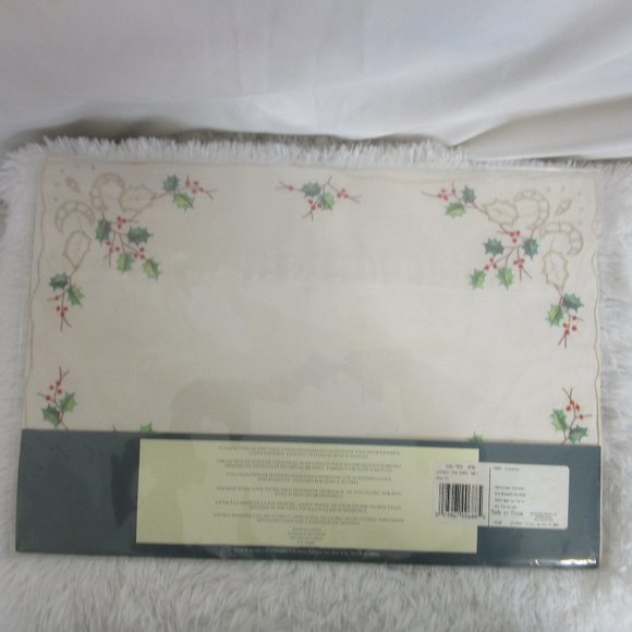 Lenox Fine Linens Christmas Placemats and Napkins New In Package NWT Vintage - Picture 2 of 10